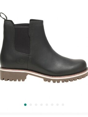 NWOT Chaco Fields Chelsea Waterproof Boot - 8.5 (US)